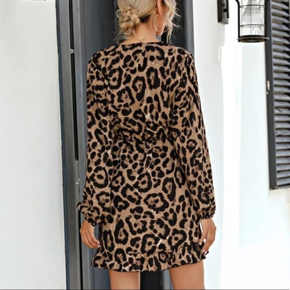 Cheetah leopard print ruffle trim surplice dress - Picture 2 of 2